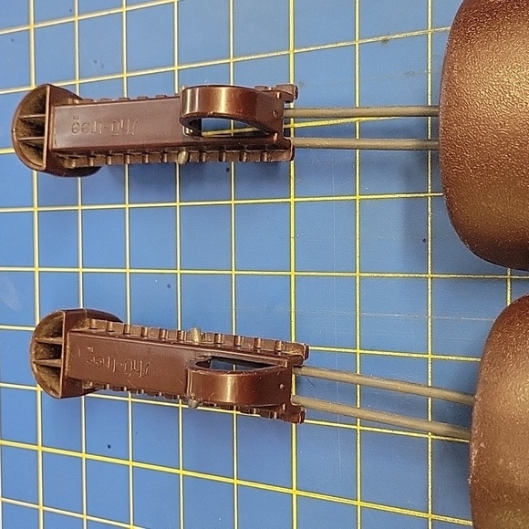 Shu Tree Brown Shoe Resin Plastic Trees - Picture 3 of 8